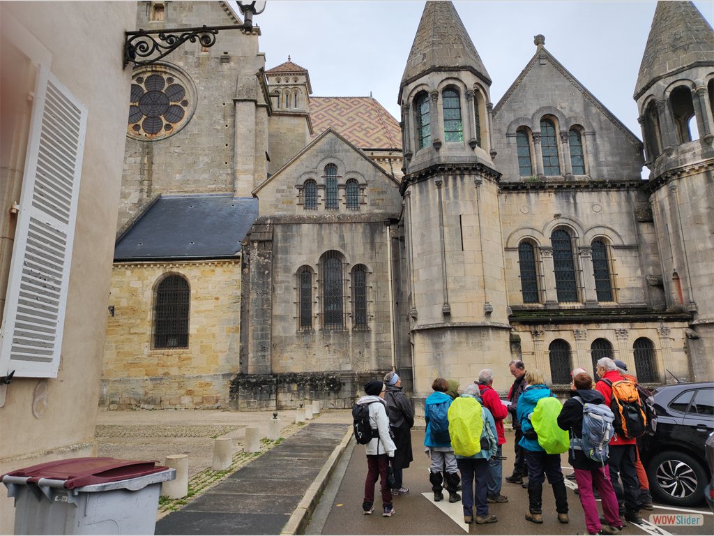 8 devant la Cathédrale  Saint Mammès